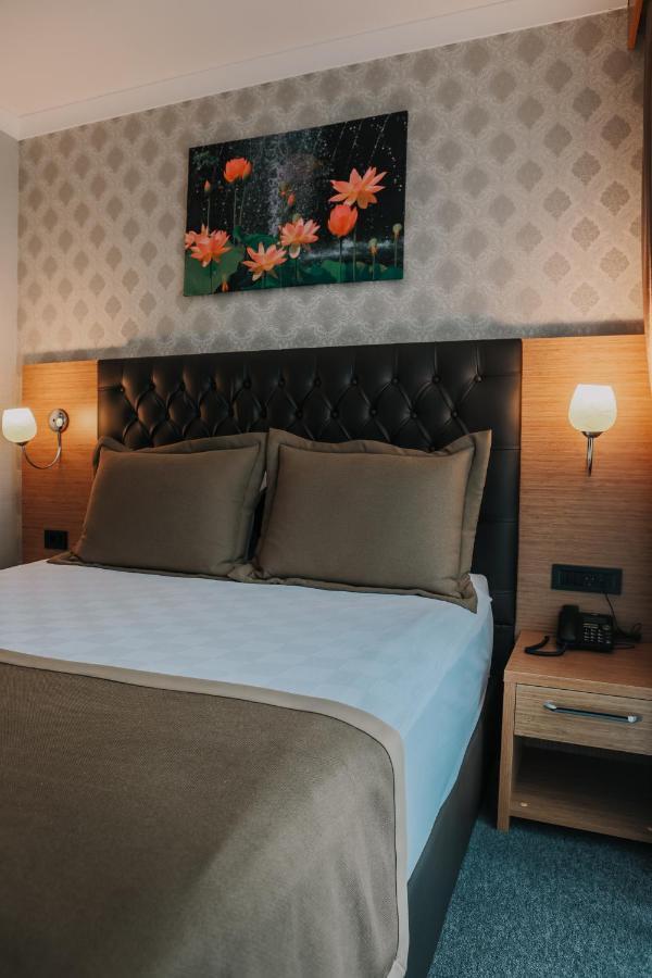 Otel Grand Lark Istanbul Exterior photo